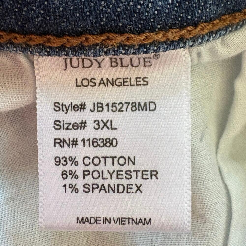 Judy Blue Distressed Denim Shorts 3X - Picture 3 of 4